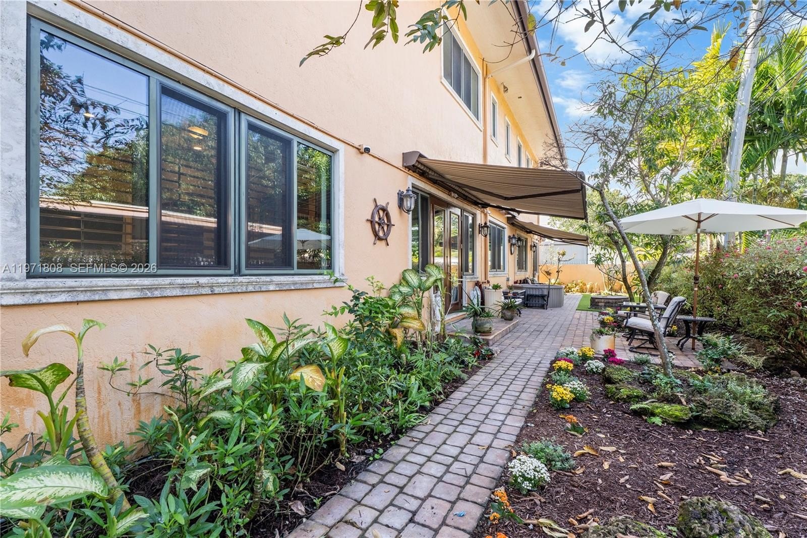 Single Family 4BR 4BA - 4251 SW 11th St, Miami, FL