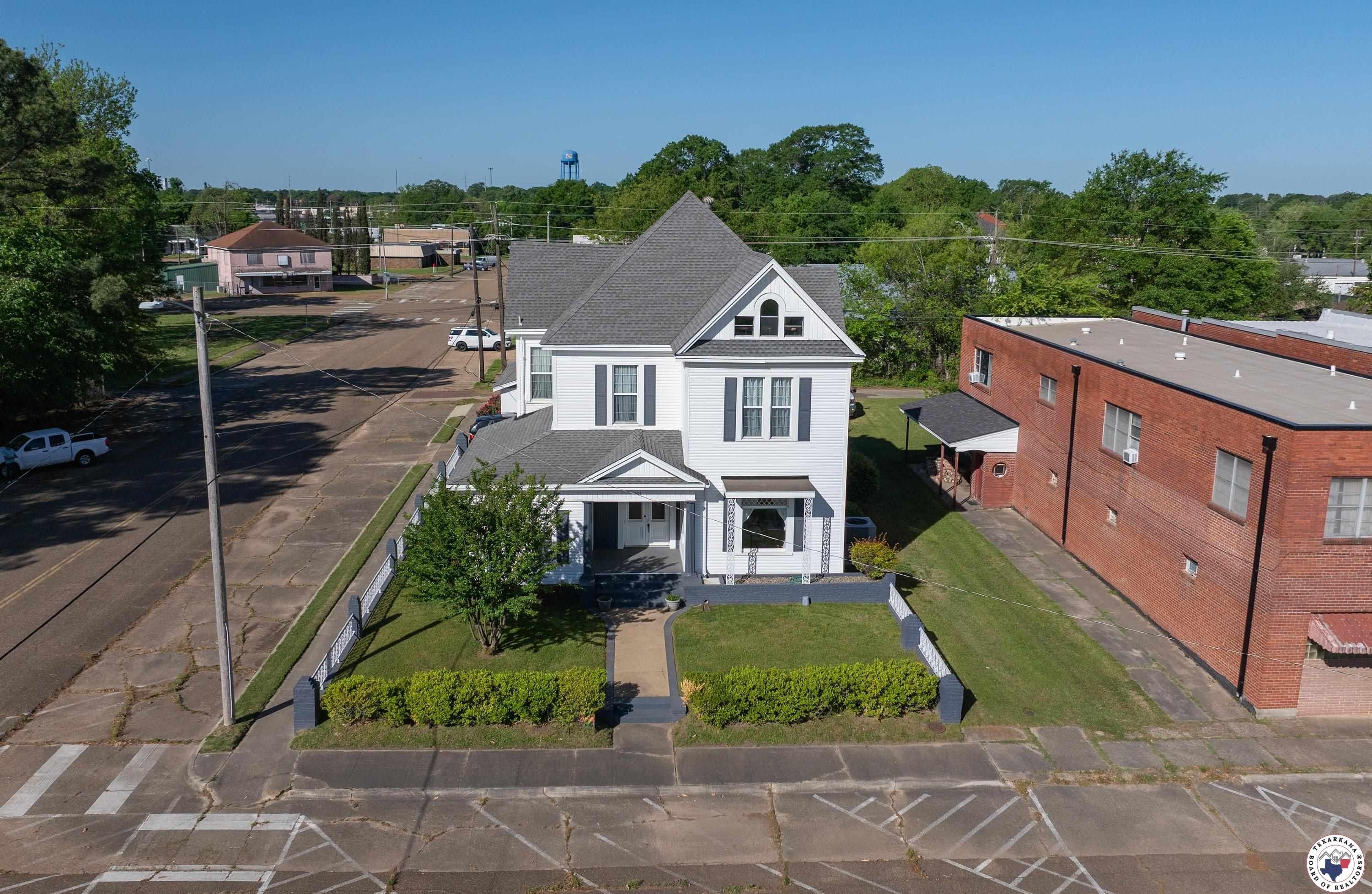 Single Family 3BR 4BA - 501 Main St, Texarkana, TX
