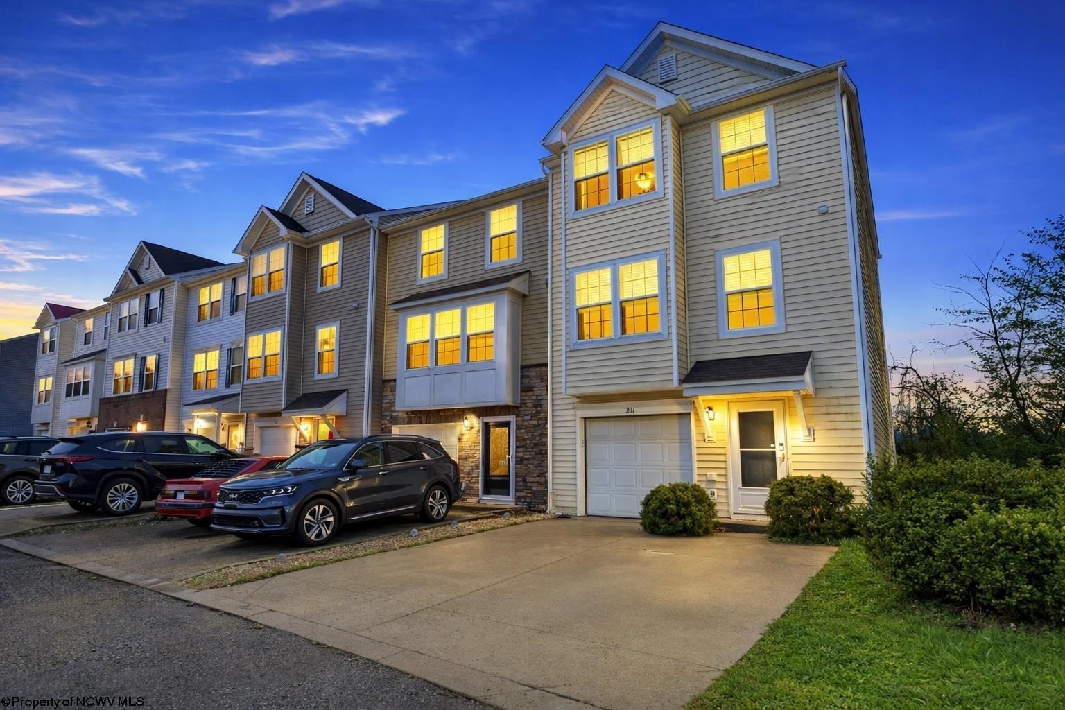 Single Family 3BR 4BA - 201 Birds Eye View Drive, Morgantown, WV