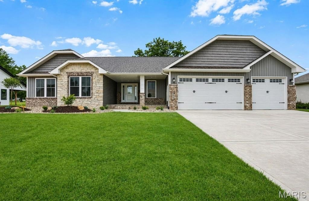 Single Family 4BR 3BA - 501 Stonebriar Drive, Troy, IL