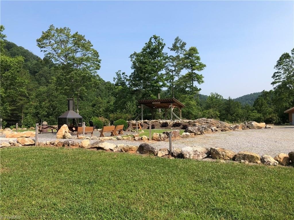 Single Family - Staghorn Road, Purlear, NC