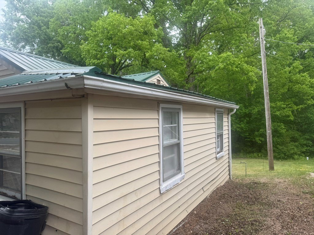 Single Family 2BR 1BA - 416 Sullivan St, Blackstone, VA