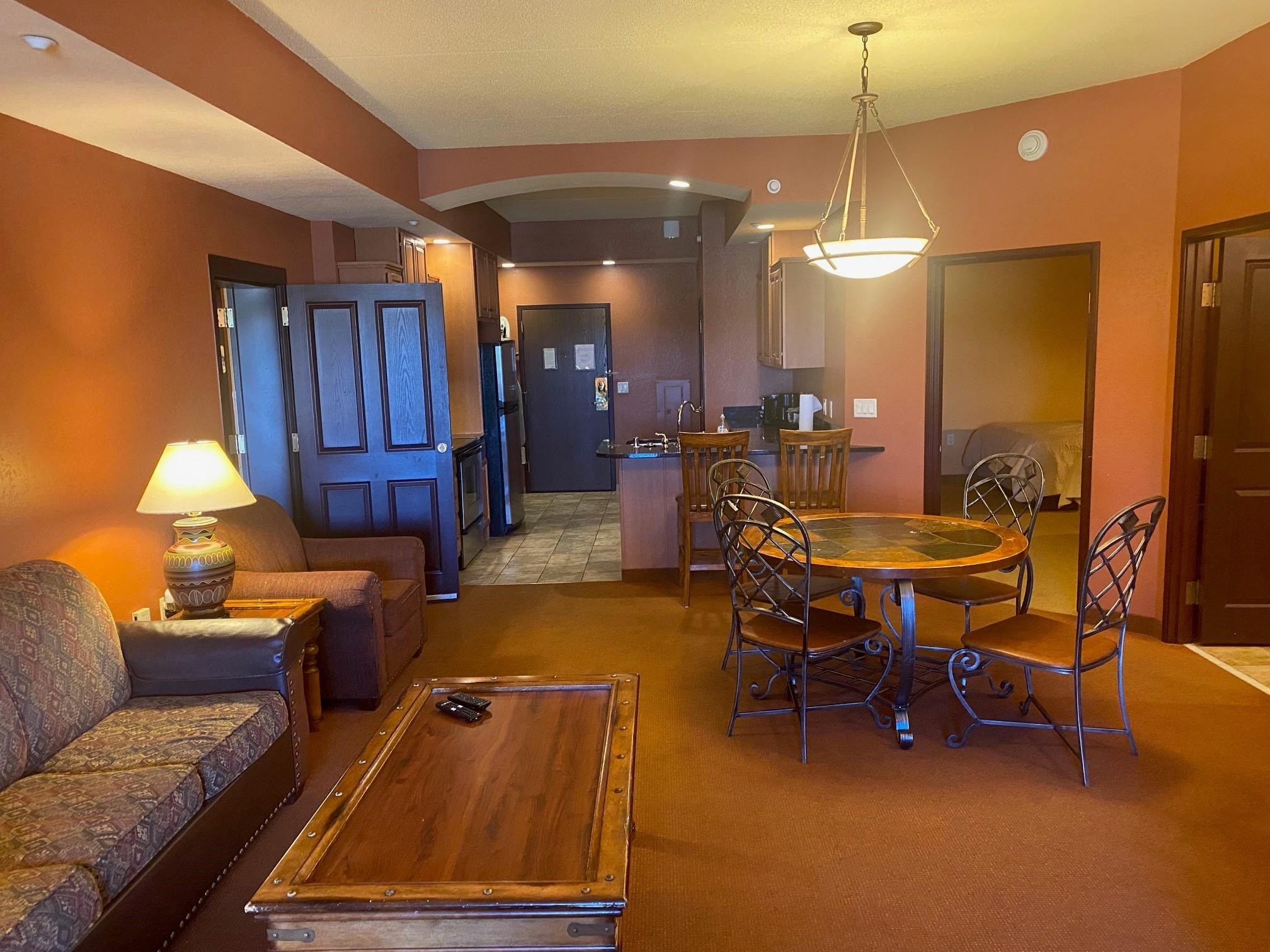 Condo 3BR 3BA - 2411 RIVER Road, Wisconsin Dells, WI