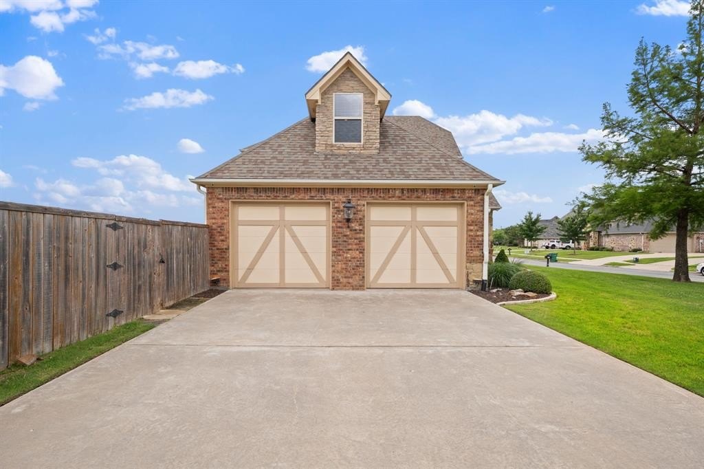 Single Family 4BR 3BA - 1131 Fountain Creek Boulevard, Pottsboro, TX