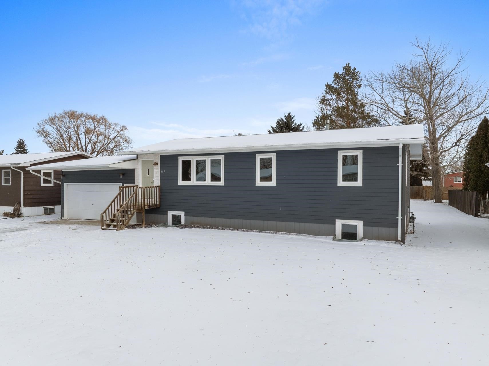 Single Family 4BR 3BA - 105 3RD AVE NW, Surrey, ND