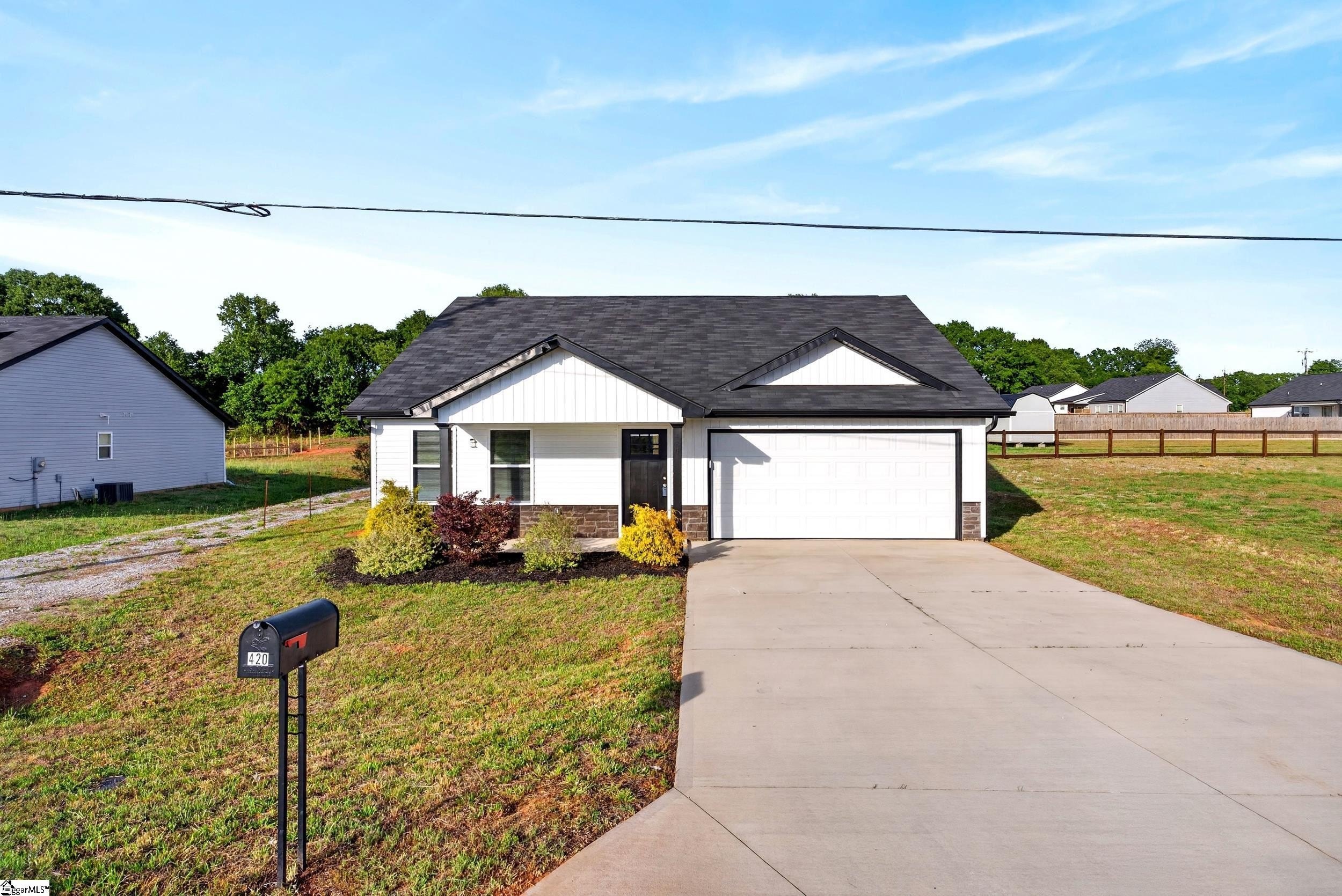 Single Family 3BR 2BA - 420 Cemetery Road, Cowpens, SC