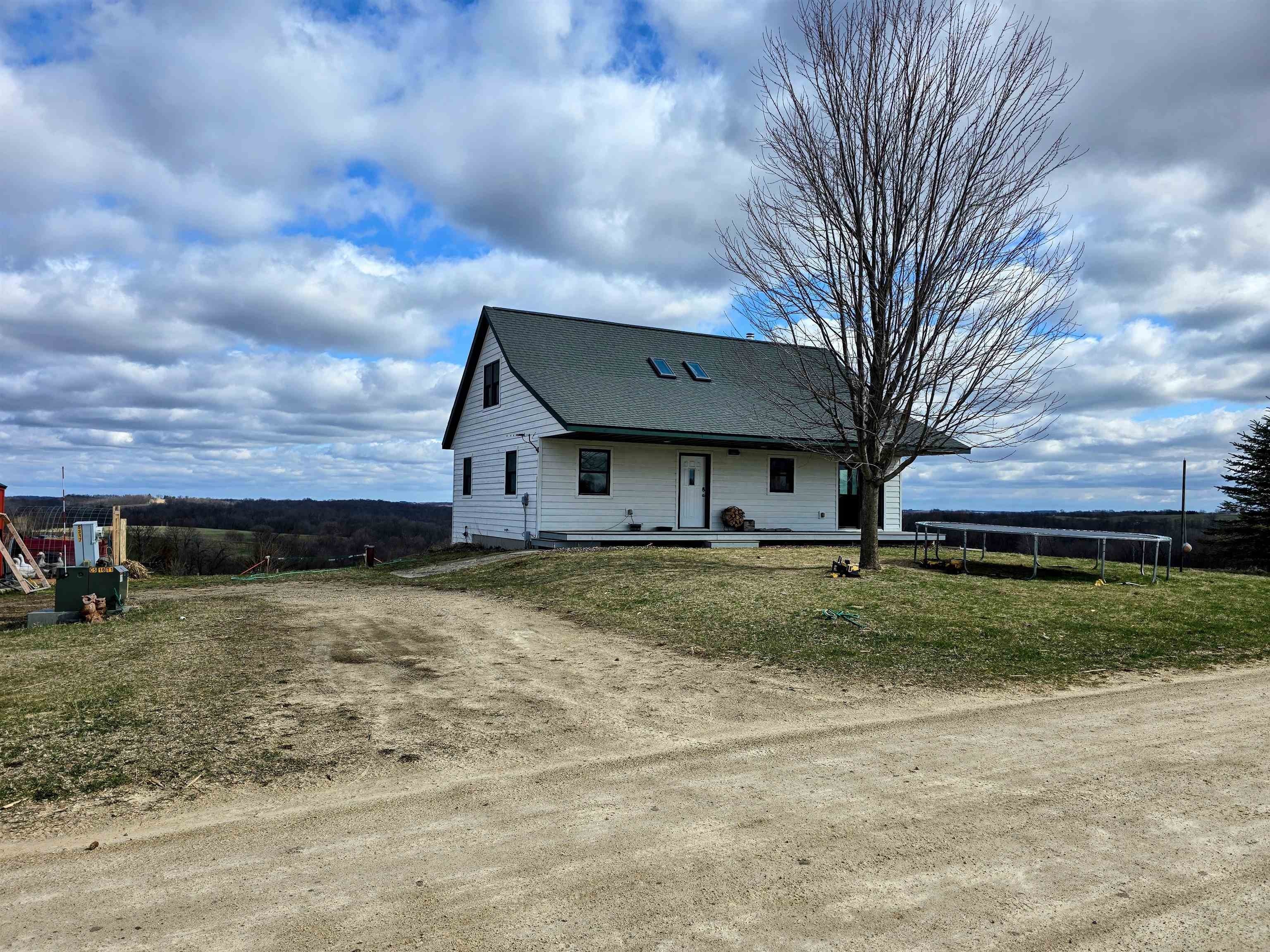 Single Family 3BR 3BA - E10246 Yttri Road, Readstown, WI