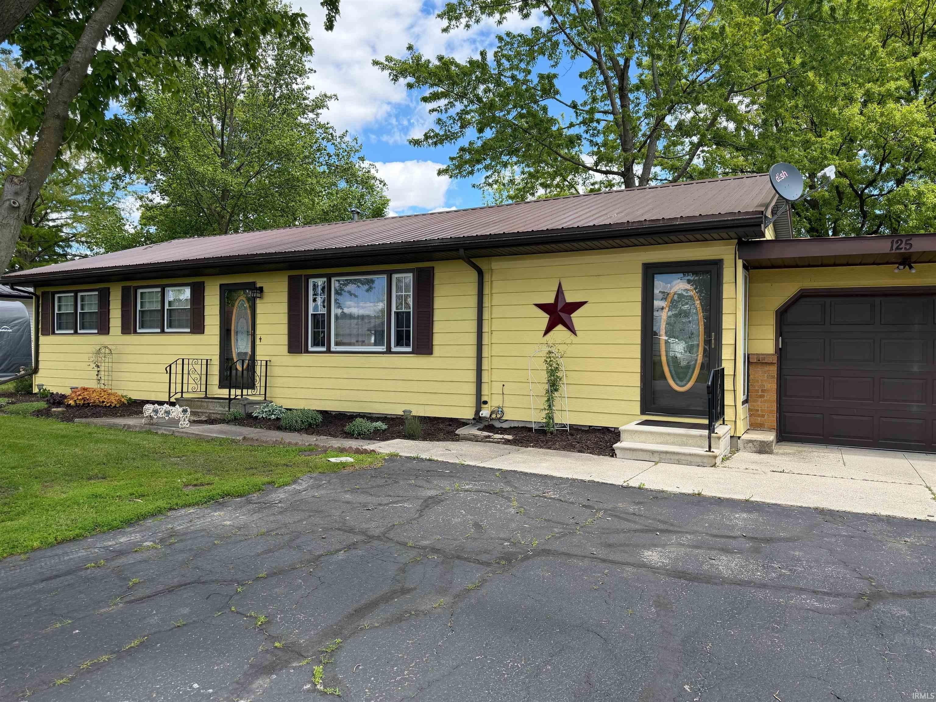 Single Family 3BR 2BA - 125 Bittersweet Lane, Geneva, IN