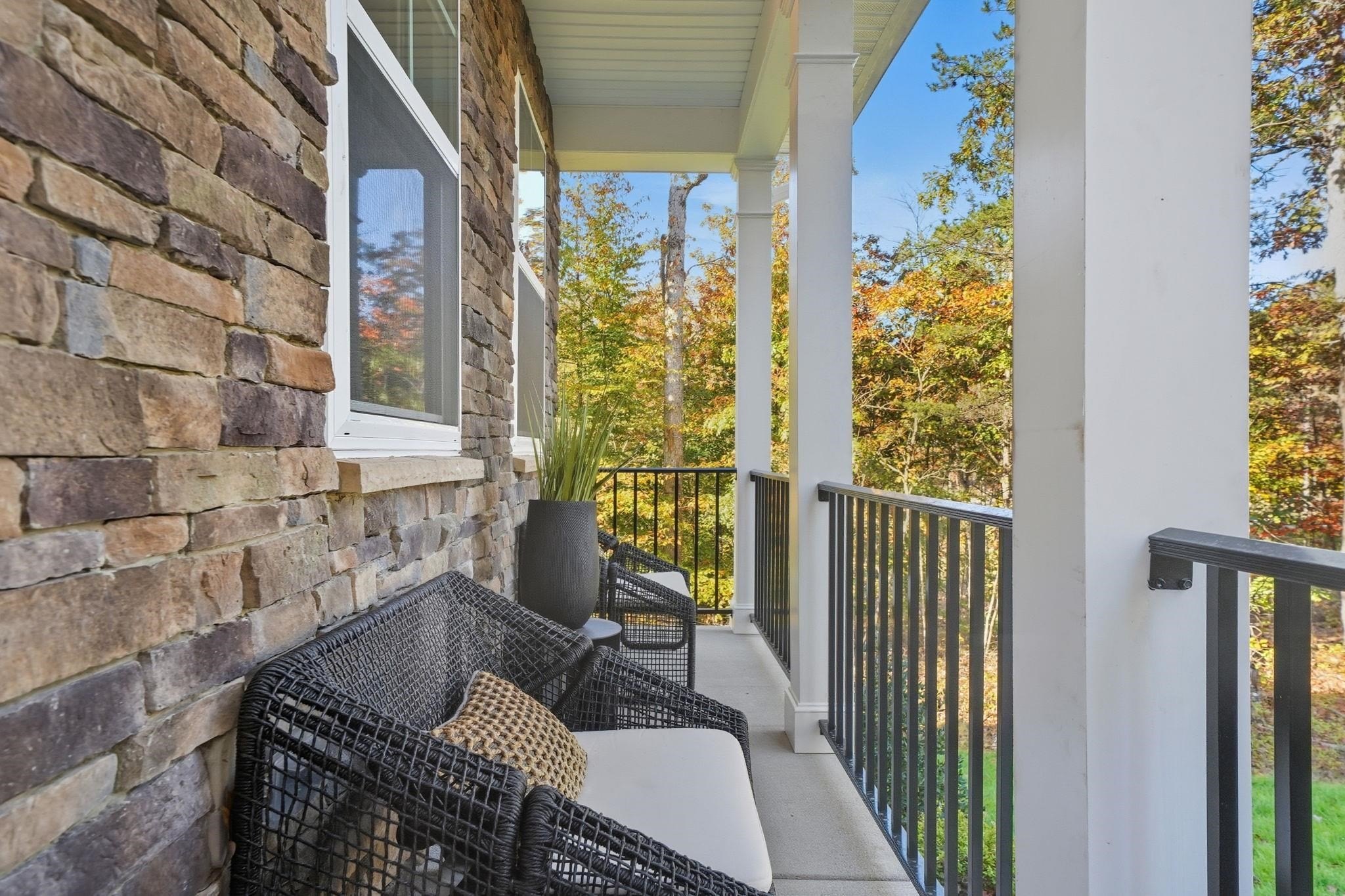 Single Family 4BR 3BA - 234 GLENMORE LN, KESWICK, VA