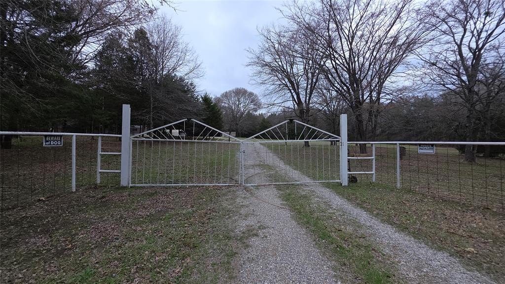 Single Family - 528 County Road 1120, Ravenna, TX