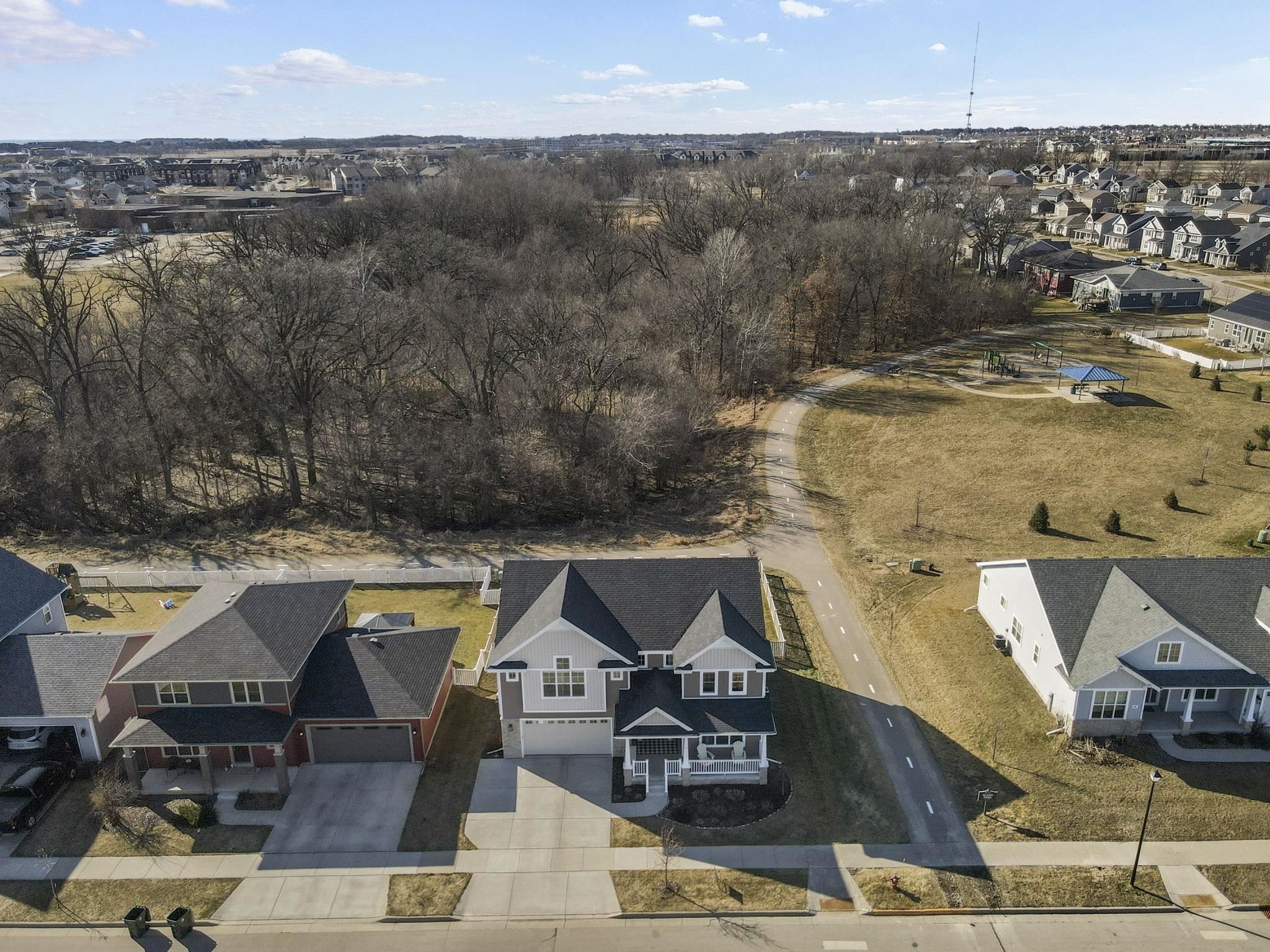 Single Family 5BR 4BA - 1232 Twisted Branch Way, Sun Prairie, WI
