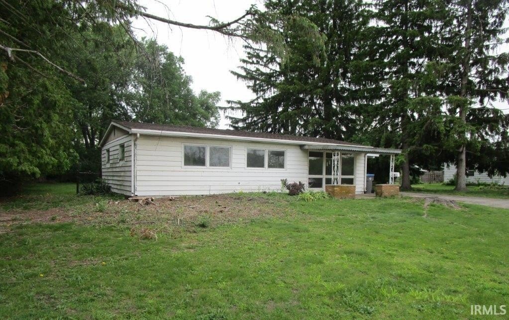 Single Family 3BR 1BA - 304 E Pickwick Drive, Syracuse, IN