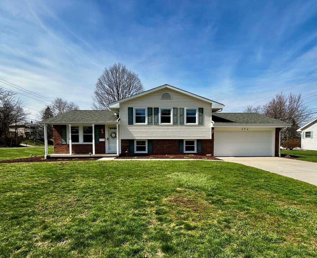 Single Family 3BR 2BA - 246 Holiday Hill, Lexington, OH