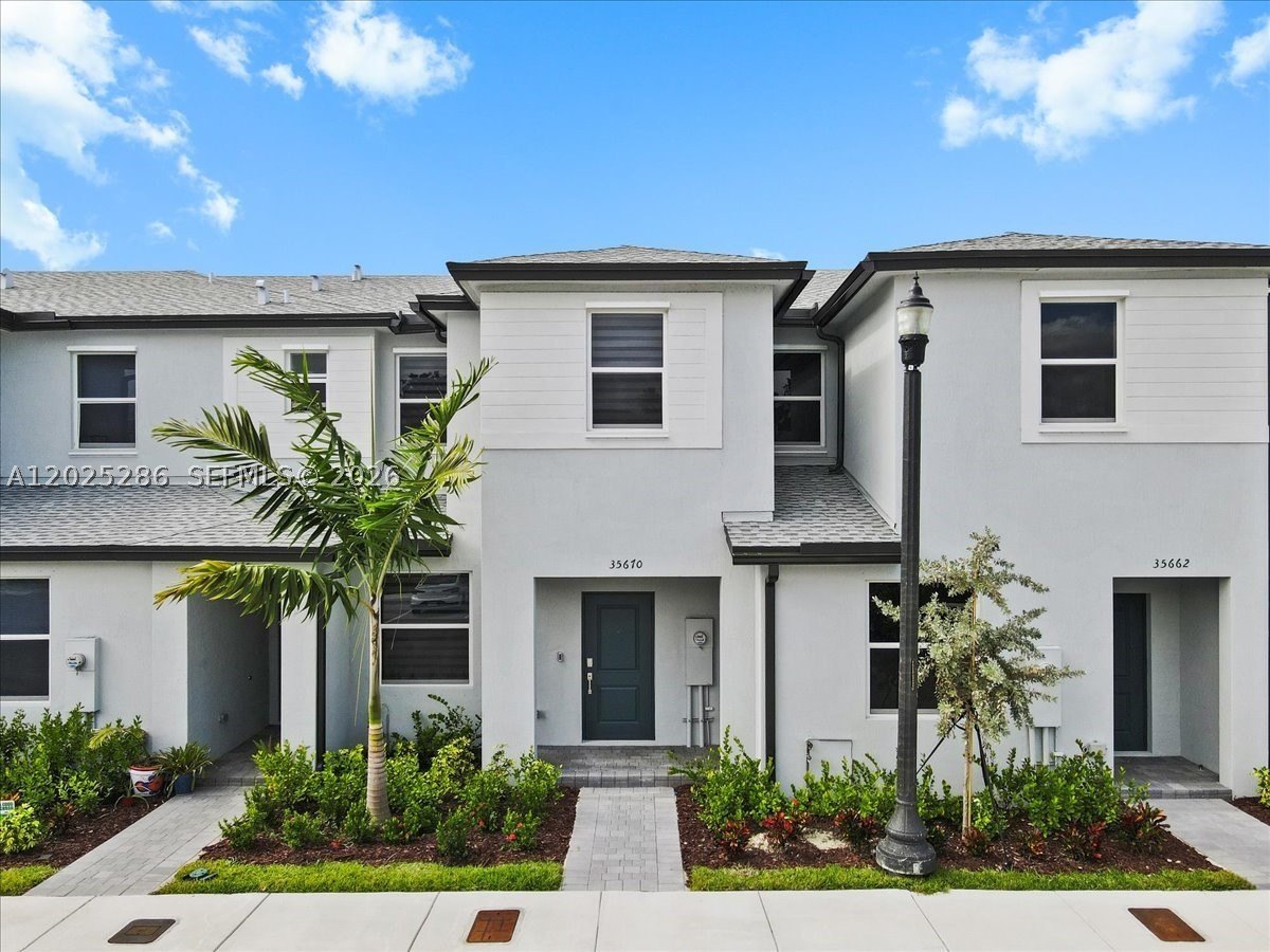 Single Family 3BR 3BA - 35670 SW 178 Ct, Miami, FL