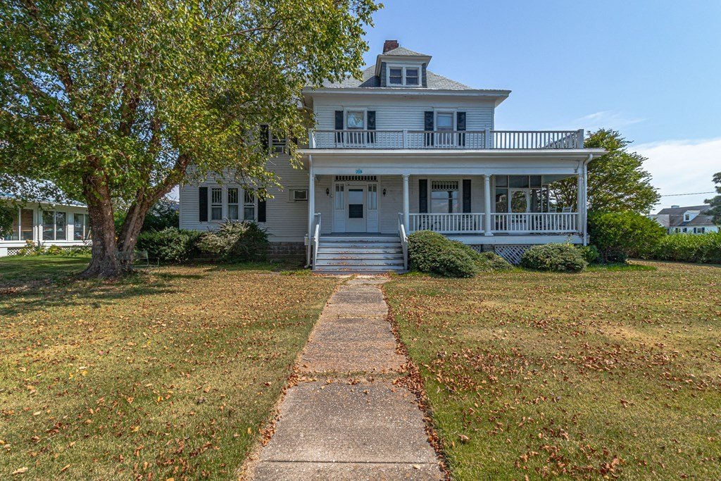Single Family 3BR 3BA - 218 Fleeton Point Circle, Reedville, VA
