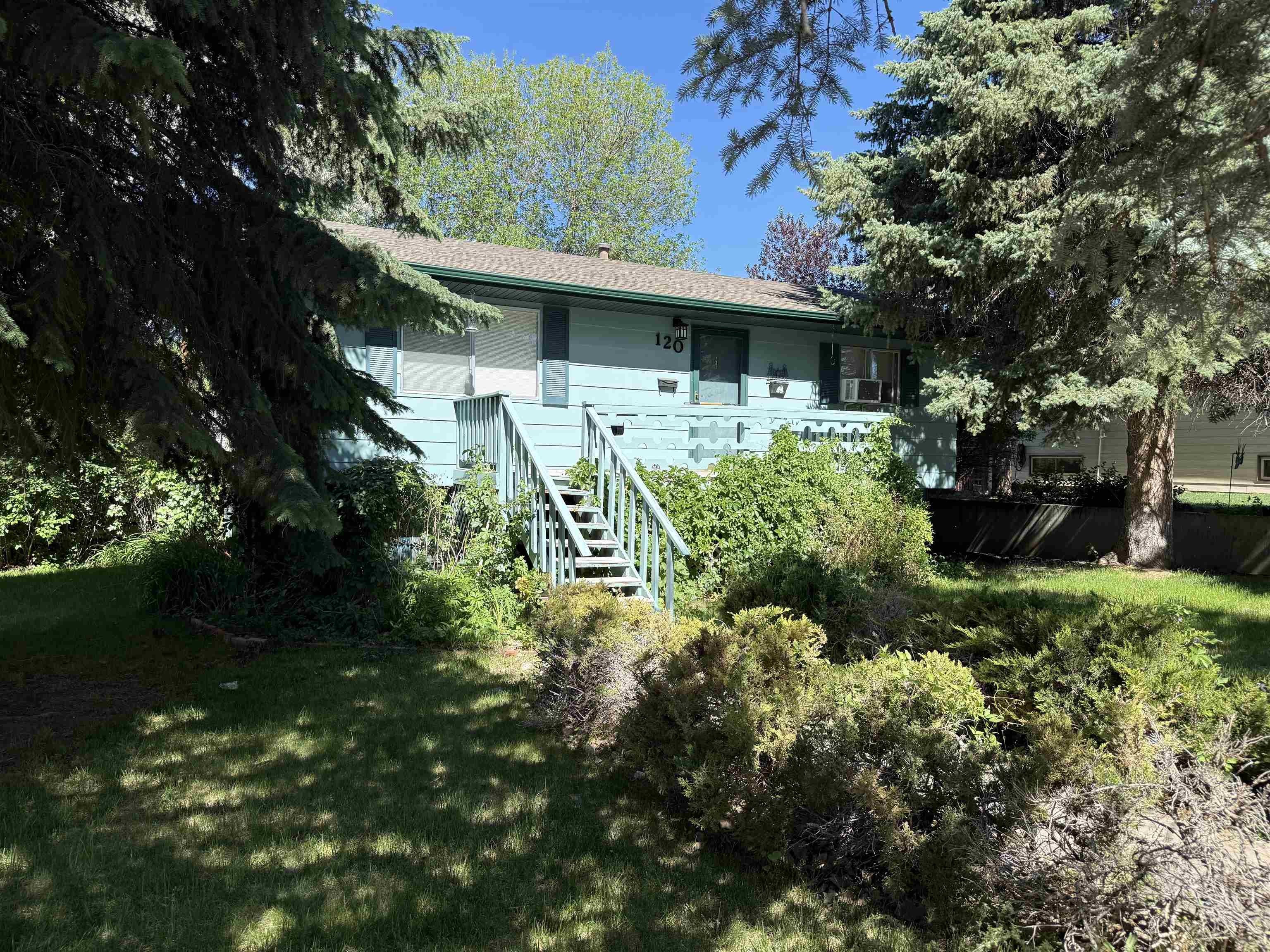 Single Family 2BR 2BA - 120 S 12th Street, Thermopolis, WY
