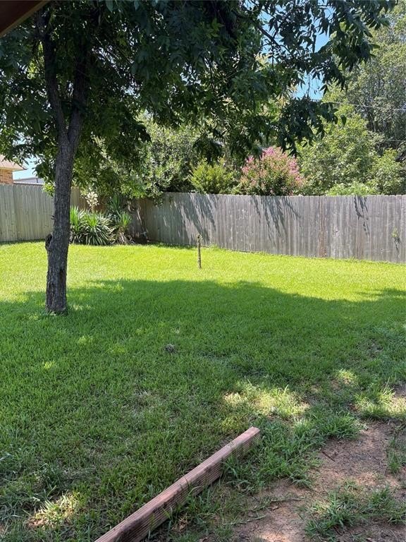 Single Family 2BR 2BA - 605 32nd Street NE, Paris, TX