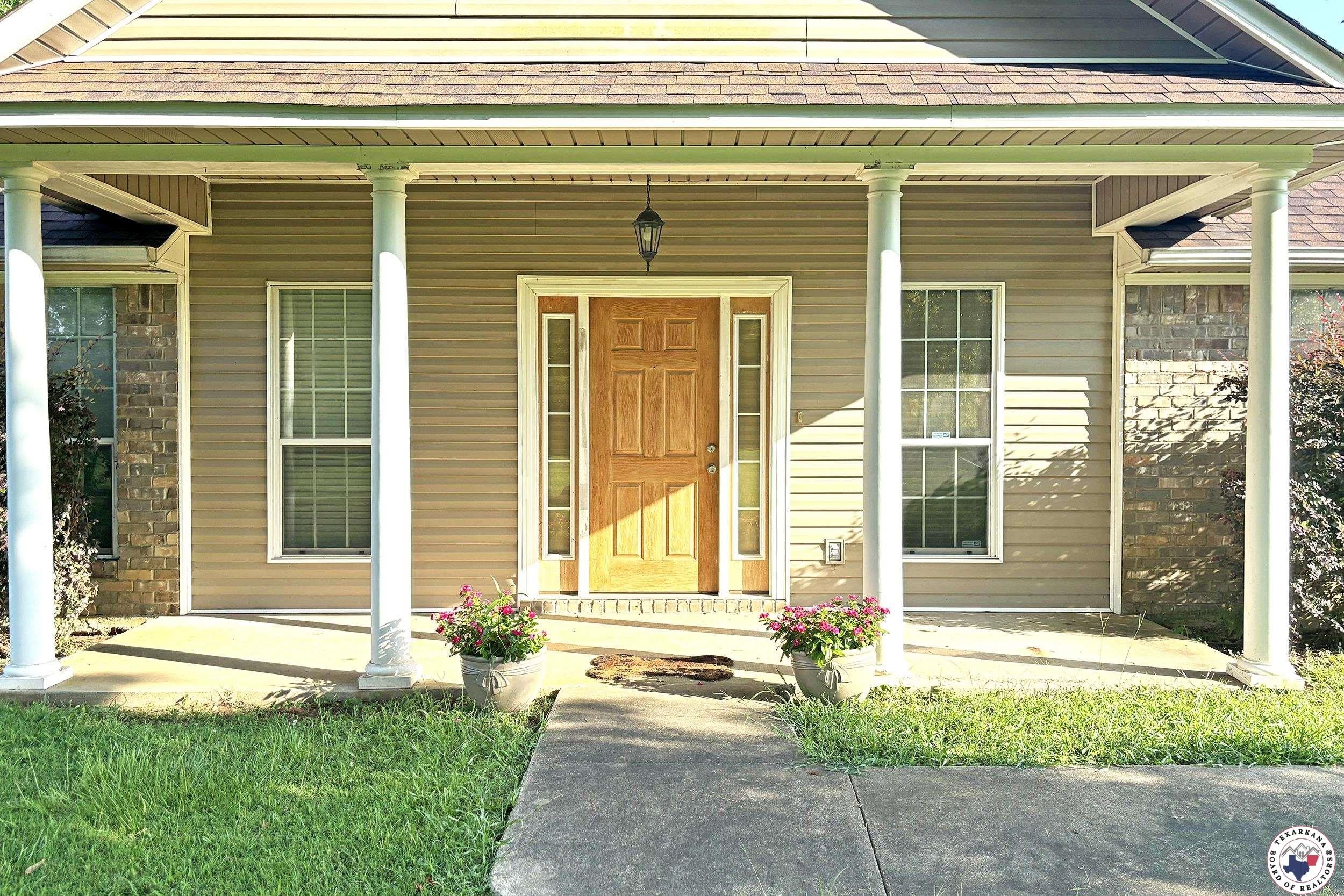 Single Family 3BR 2BA - 115 Barkman Creek Trace Rd, Hooks, TX