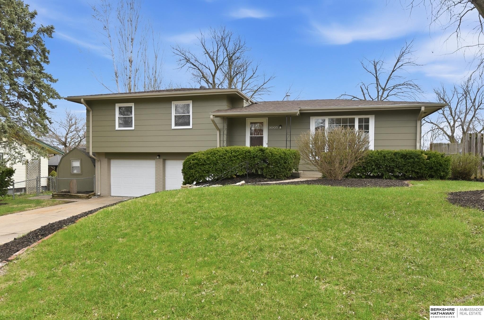 Single Family 3BR 3BA - 3005 N 95th Street, Omaha, NE