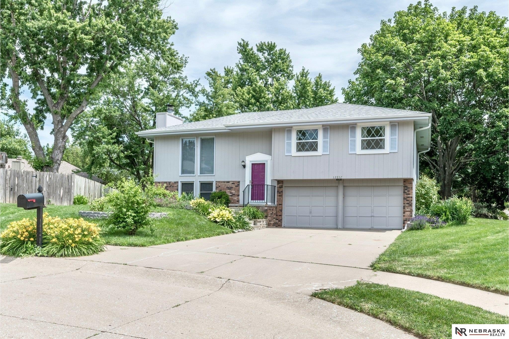 Single Family 3BR 2BA - 12957 Miami Circle, Omaha, NE