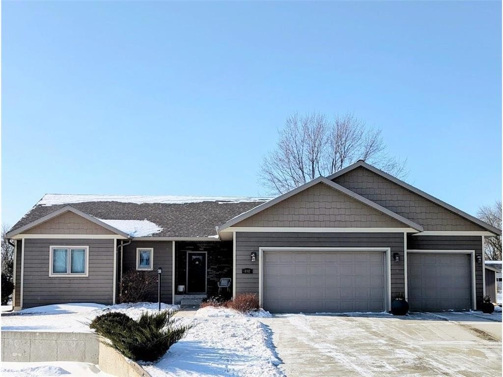 212 Eastwood Dr  