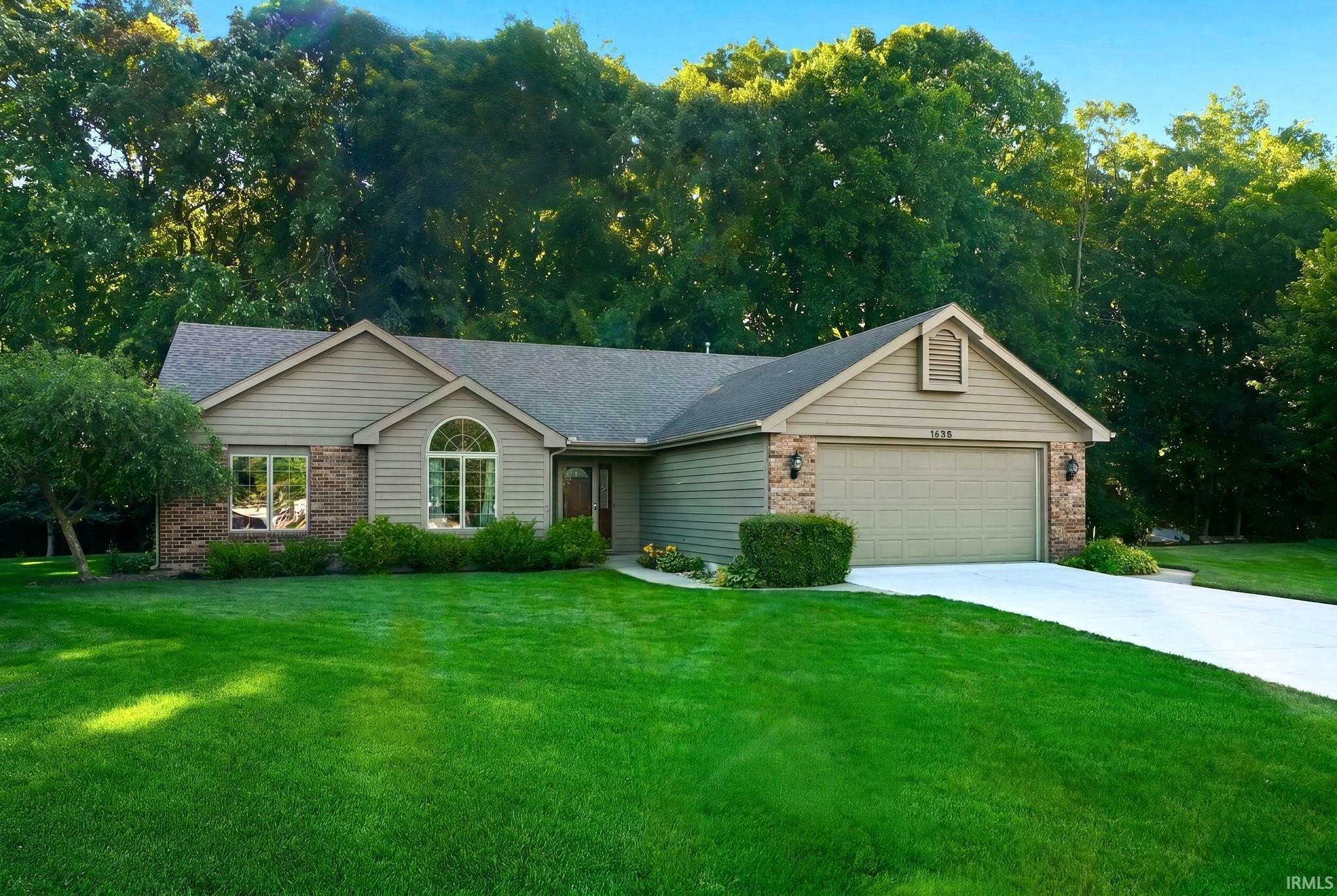 Single Family 2BR 2BA - 1635 Summer Glen Place, Fort Wayne, IN