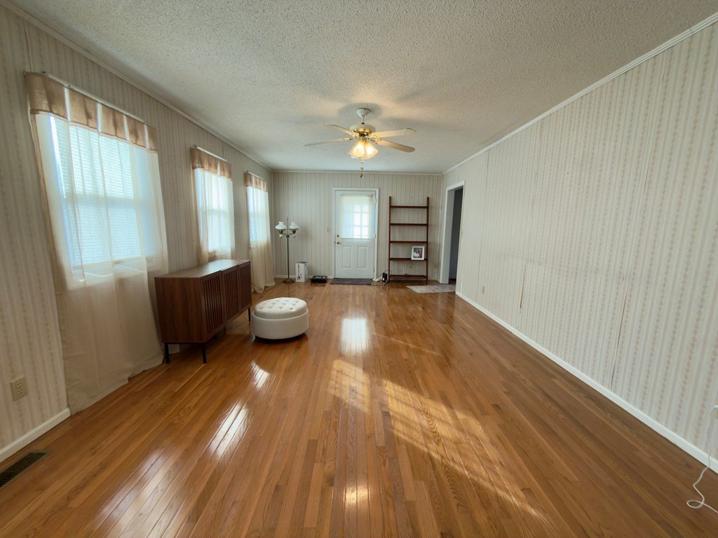 Single Family 3BR 1BA - 51 North River Street, Auxier, KY