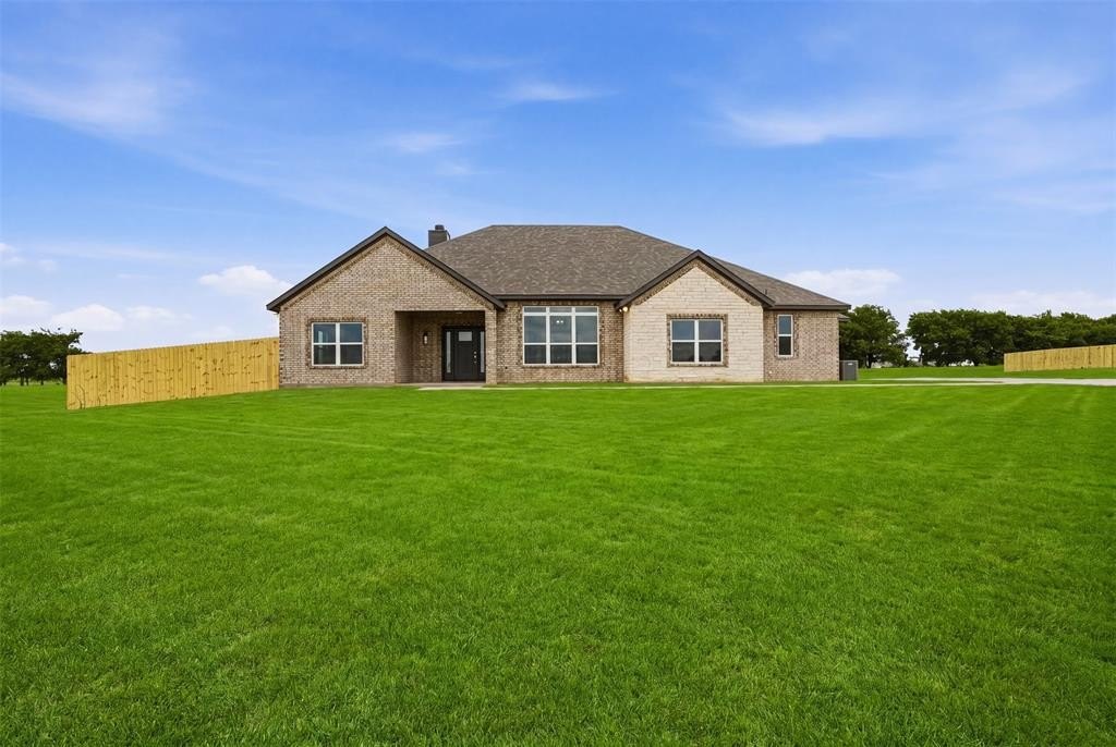 Single Family 4BR 2BA - 6720 county road 302, Grandview, TX