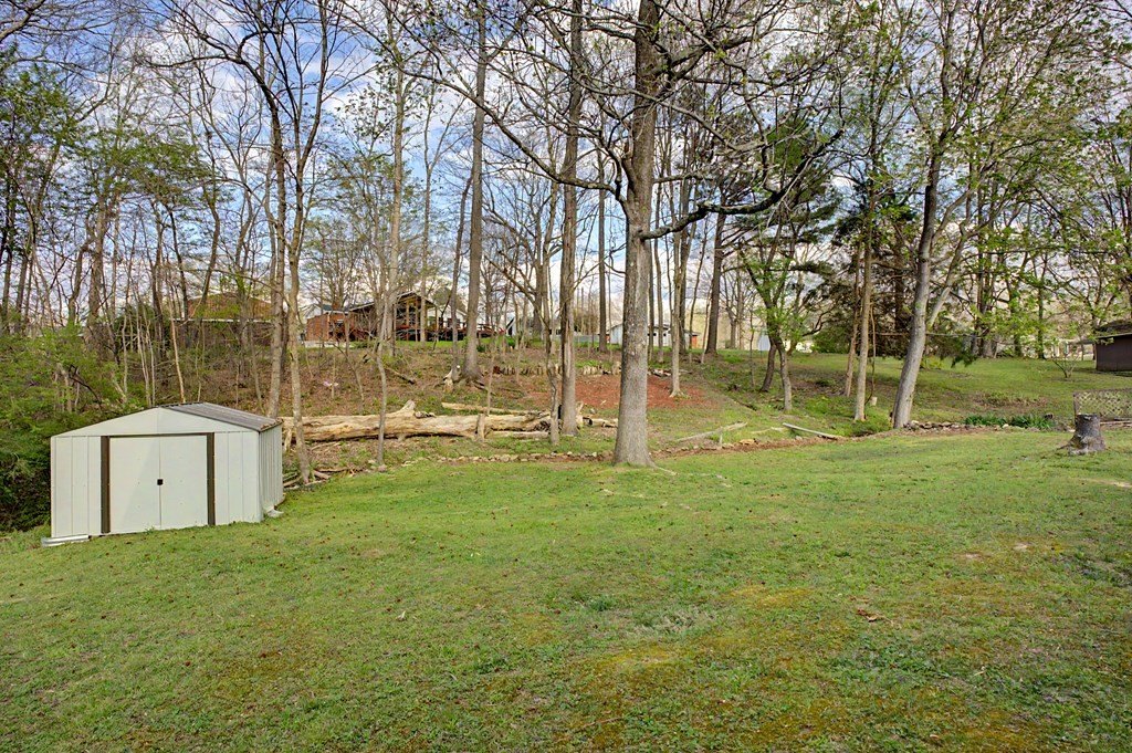 Single Family 3BR 1BA - 109 Carter Rd, PARIS, TN