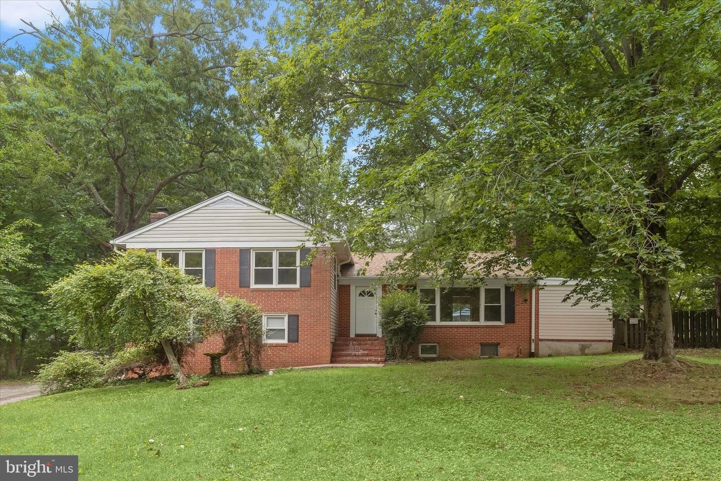 Single Family 4BR 3BA - 6469 LAWYERS HILL RD, ELKRIDGE, MD