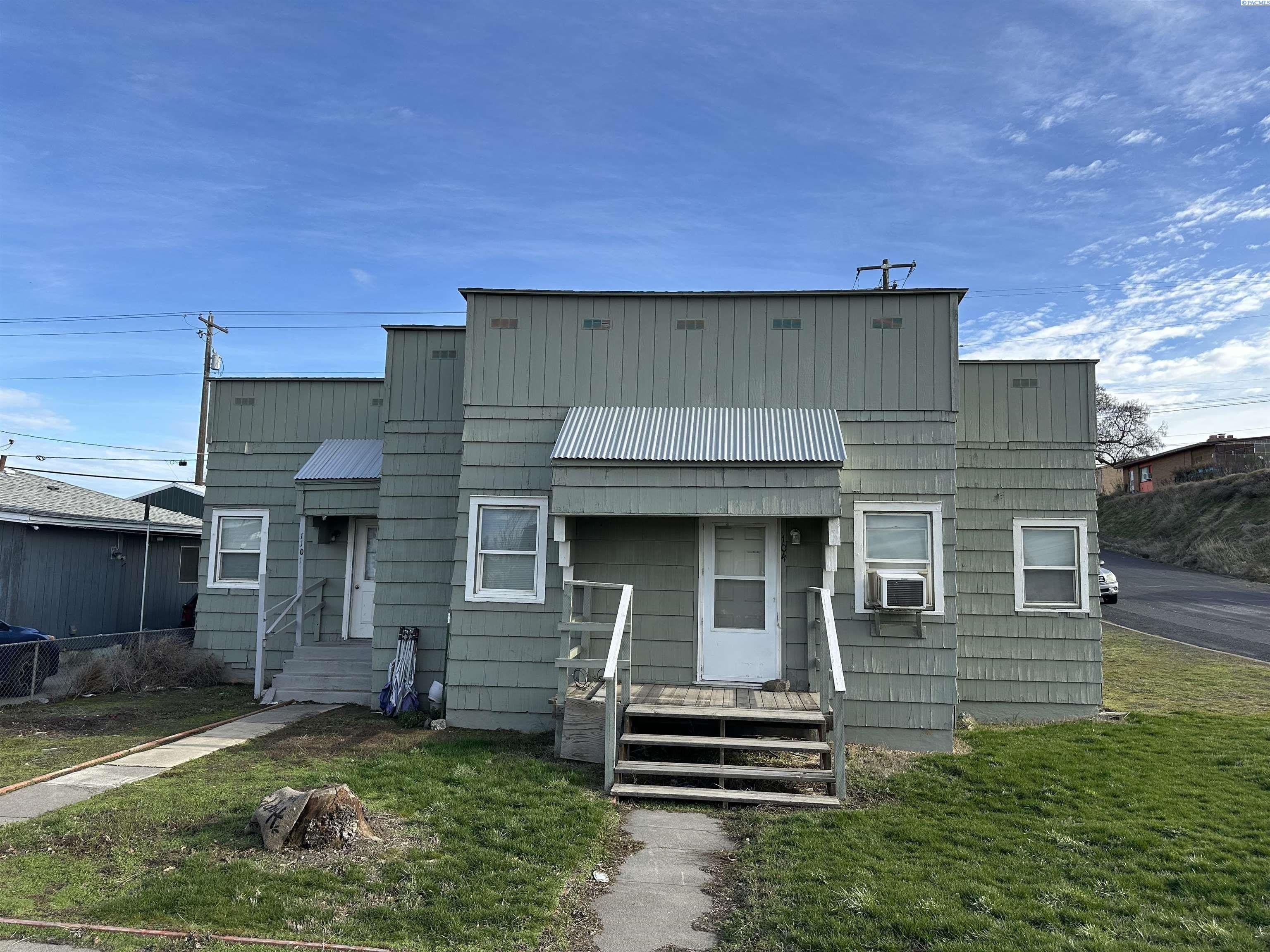 Duplex 5BR - 104 N Almira, Connell, WA