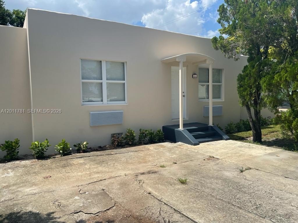 Duplex 3BR 2BA - 5800 Taylor St, Hollywood, FL