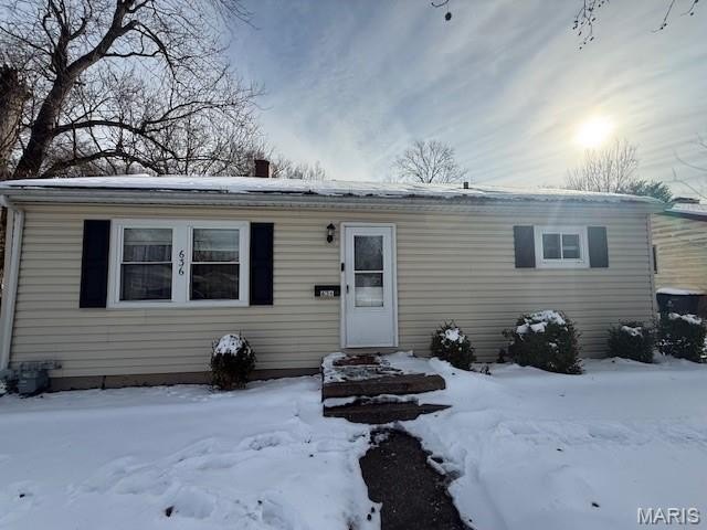 Single Family 3BR 1BA - 636 Royal Heights Road, Belleville, IL