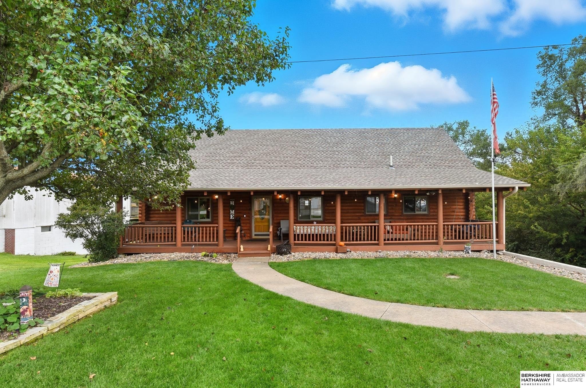 Single Family 4BR 2BA - 8616 Emerson Road, Plattsmouth, NE