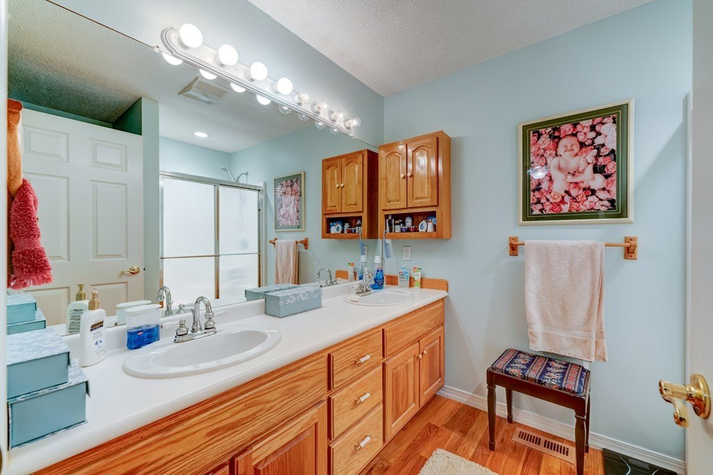 Single Family 3BR 2BA - 44 W D Court, Ellijay, GA