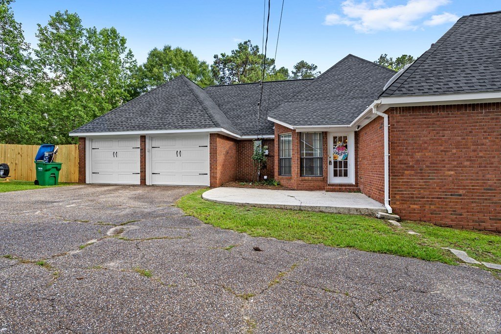 Single Family 3BR 2BA - 104 Timber Ridge Circle, Waynesboro, MS
