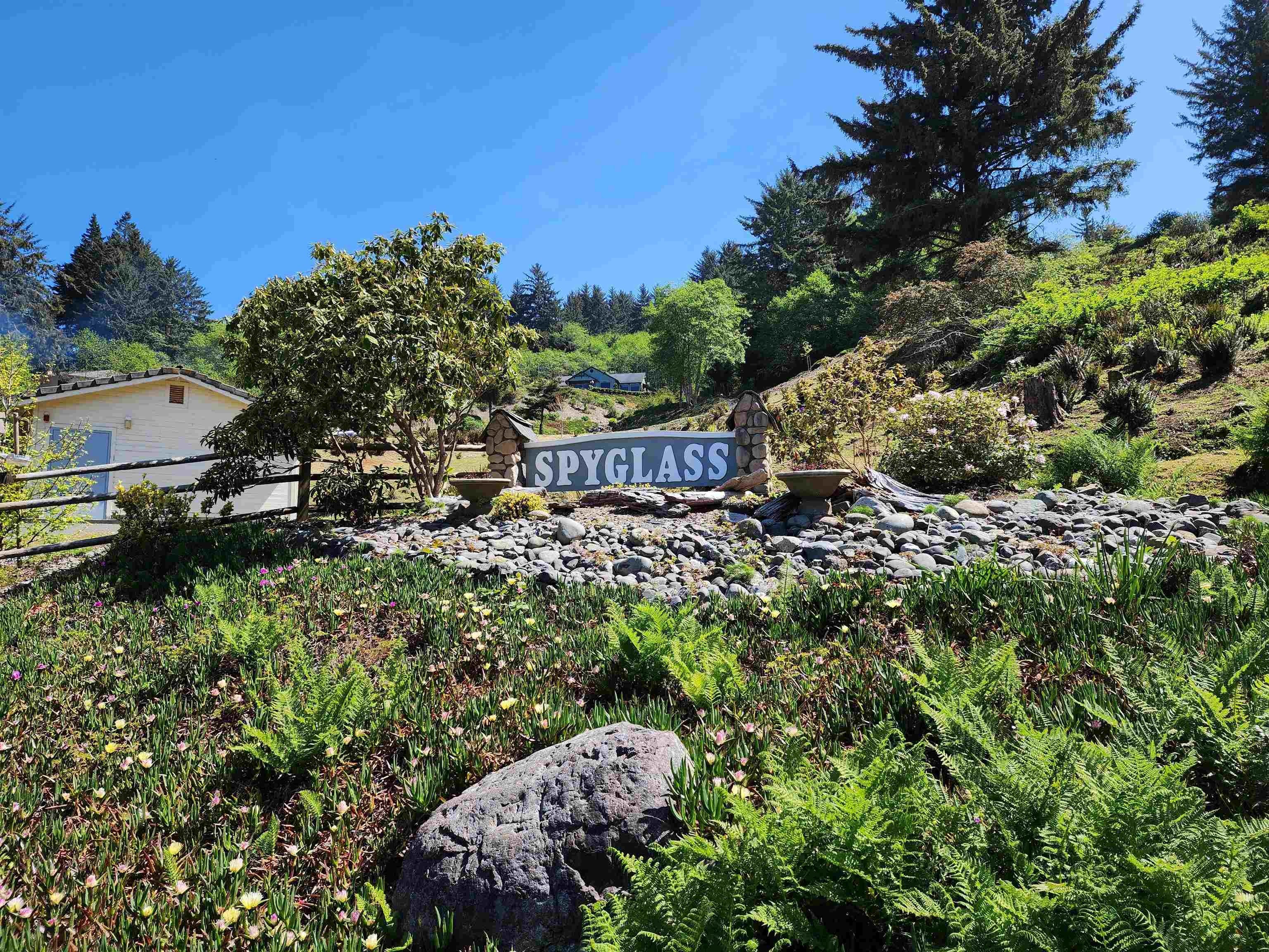 Single Family - 107 Ridge Road, Smith River, CA