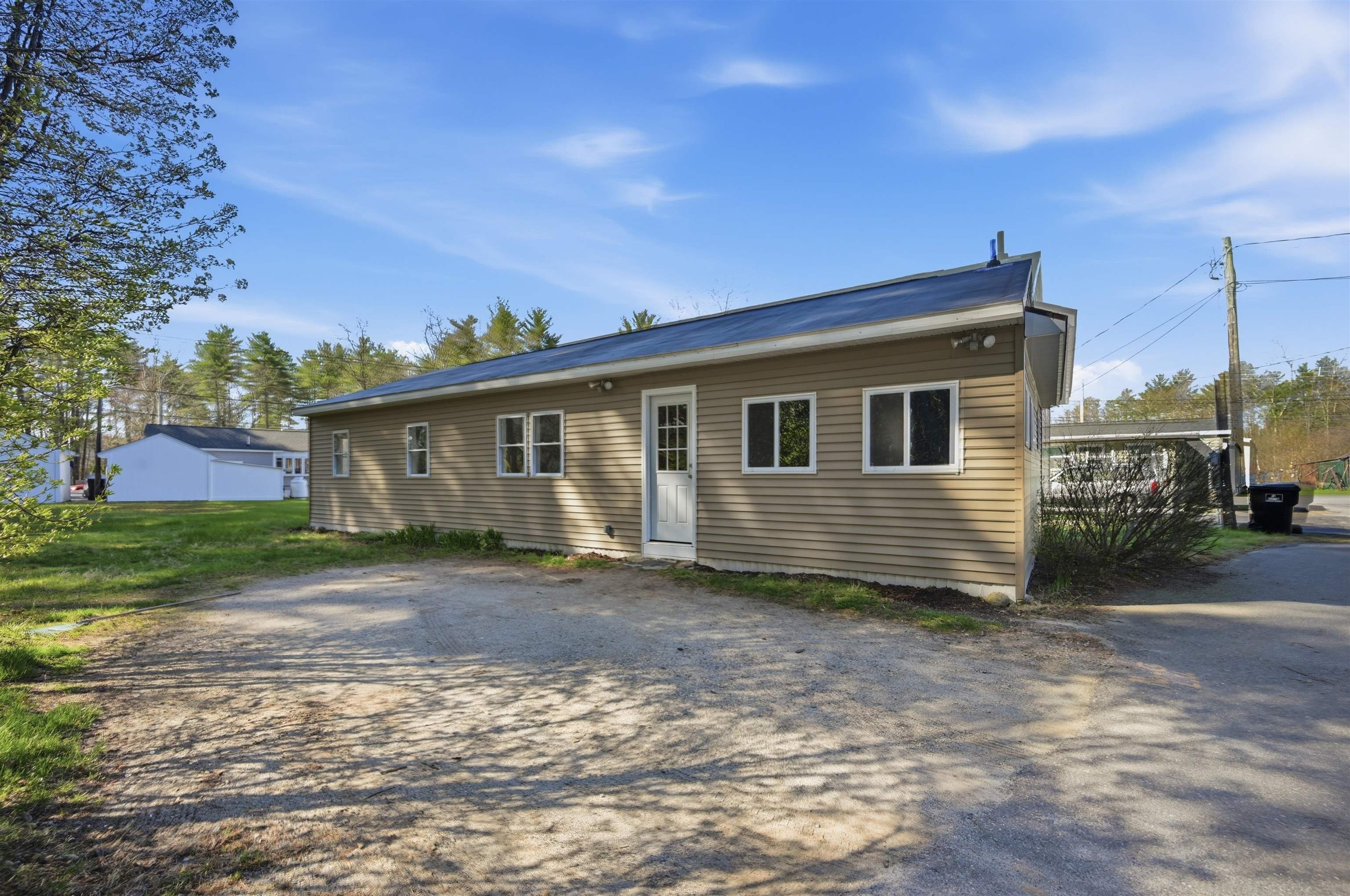 Manufactured Housing 2BR 1BA - 31 Page Road, Litchfield, NH