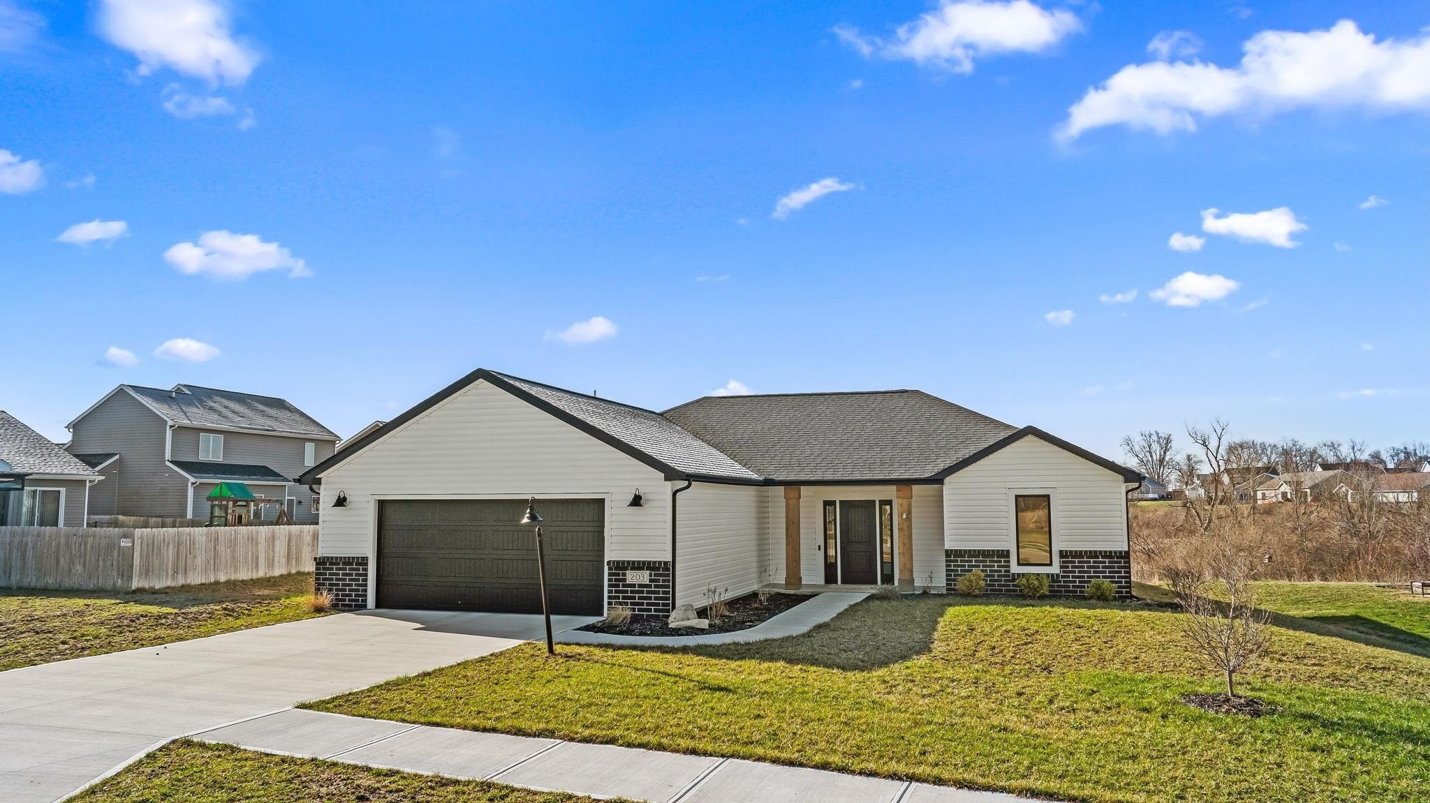 Single Family 3BR 2BA - 203 W Longfellow Boulevard, Columbia City, IN