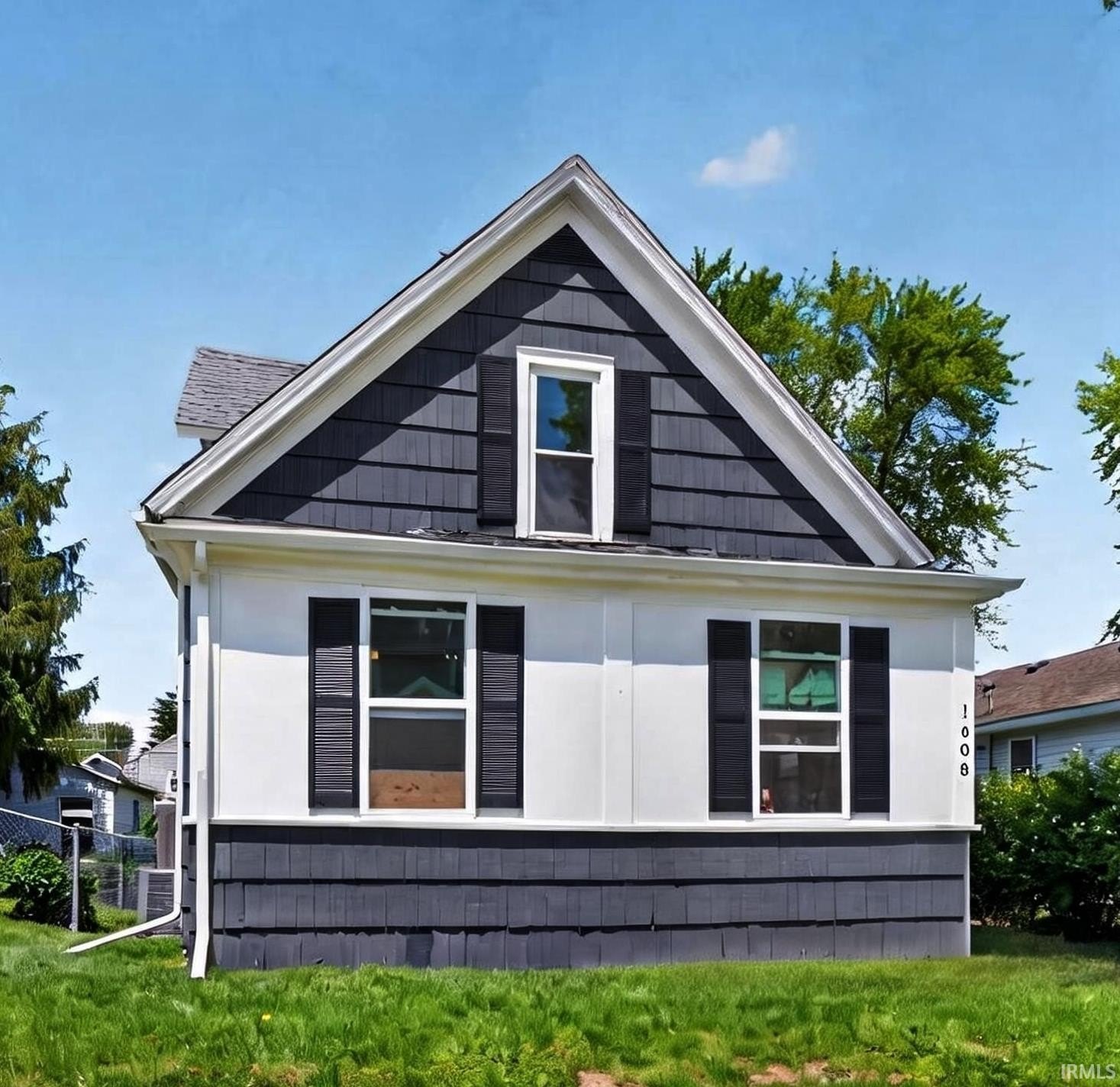 Single Family 3BR 2BA - 1608 Sinclair Street, Fort Wayne, IN