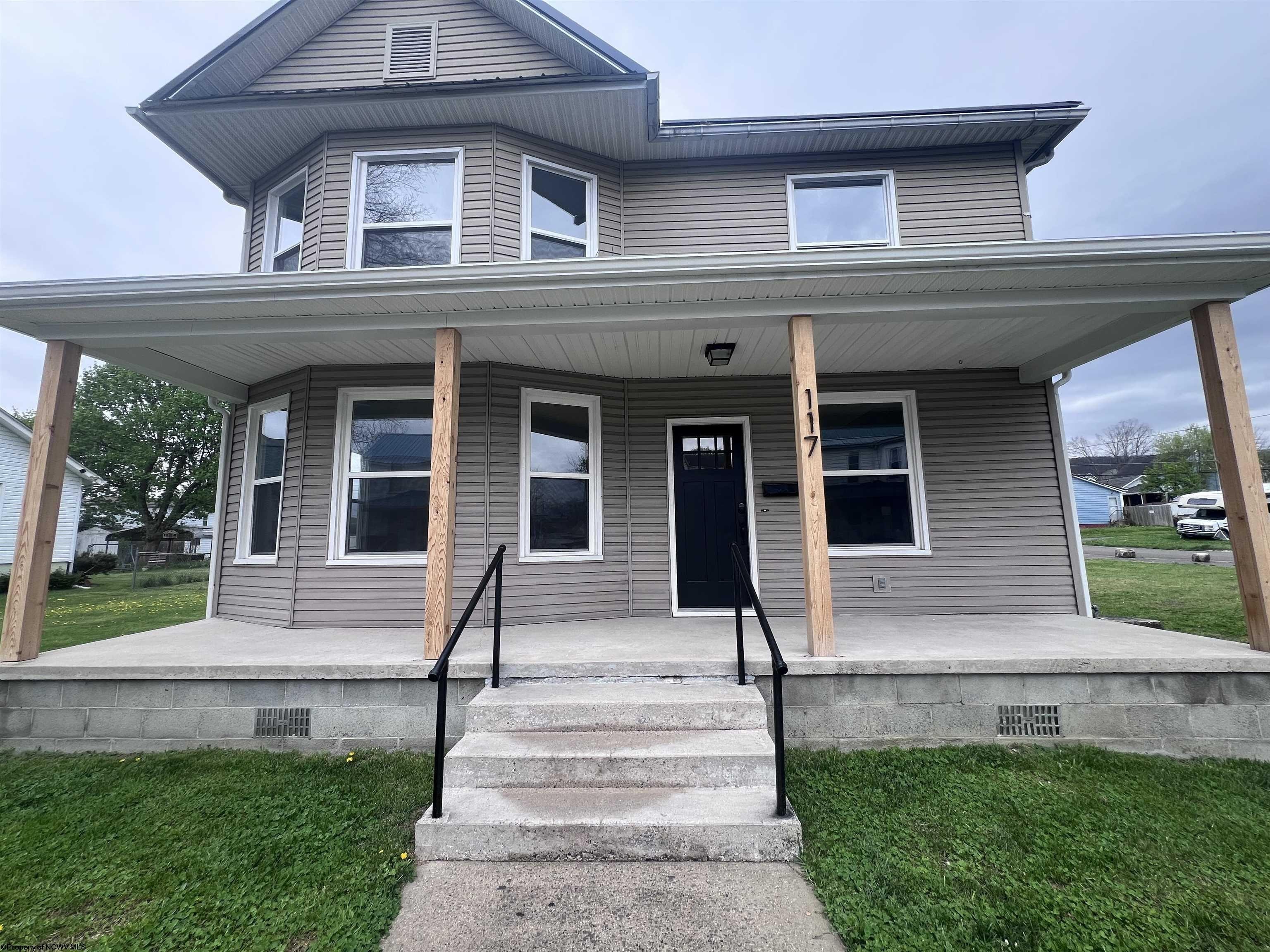 Single Family 3BR 3BA - 117 Davis Street, Elkins, WV