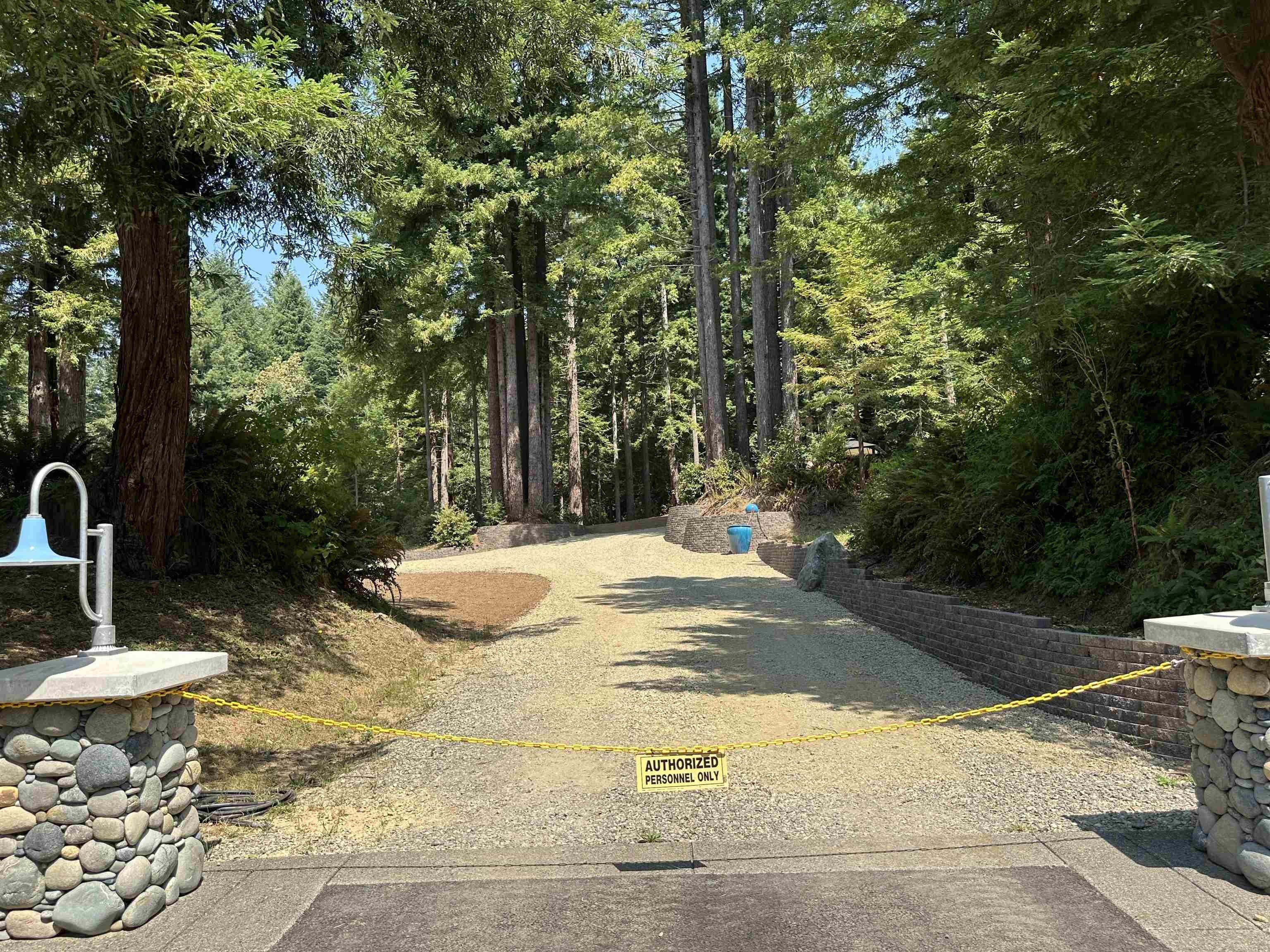 Single Family - 300 Bell Hole, Crescent City, CA