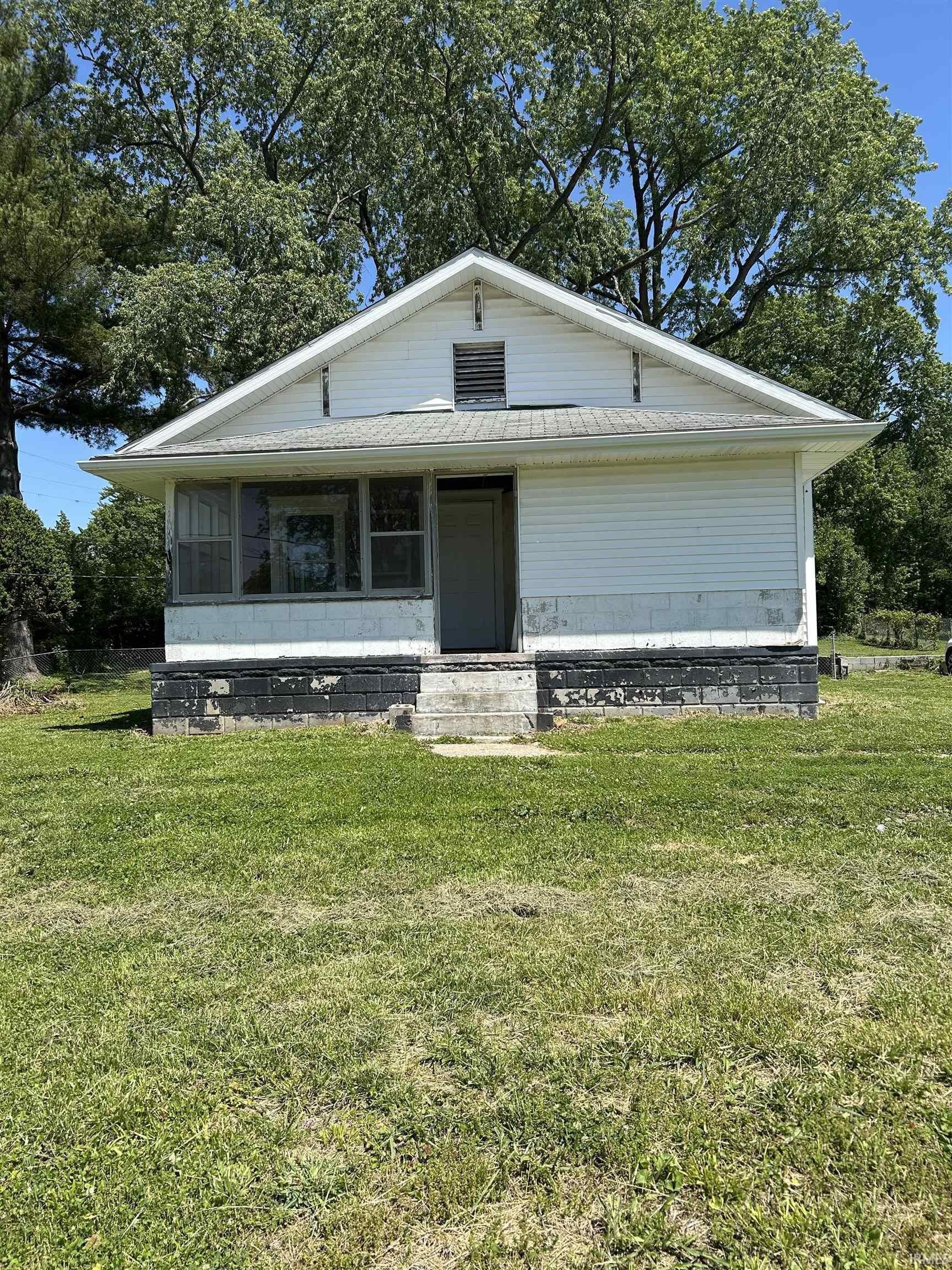 Single Family 2BR 1BA - 820 S State Rd 57, Washington, IN