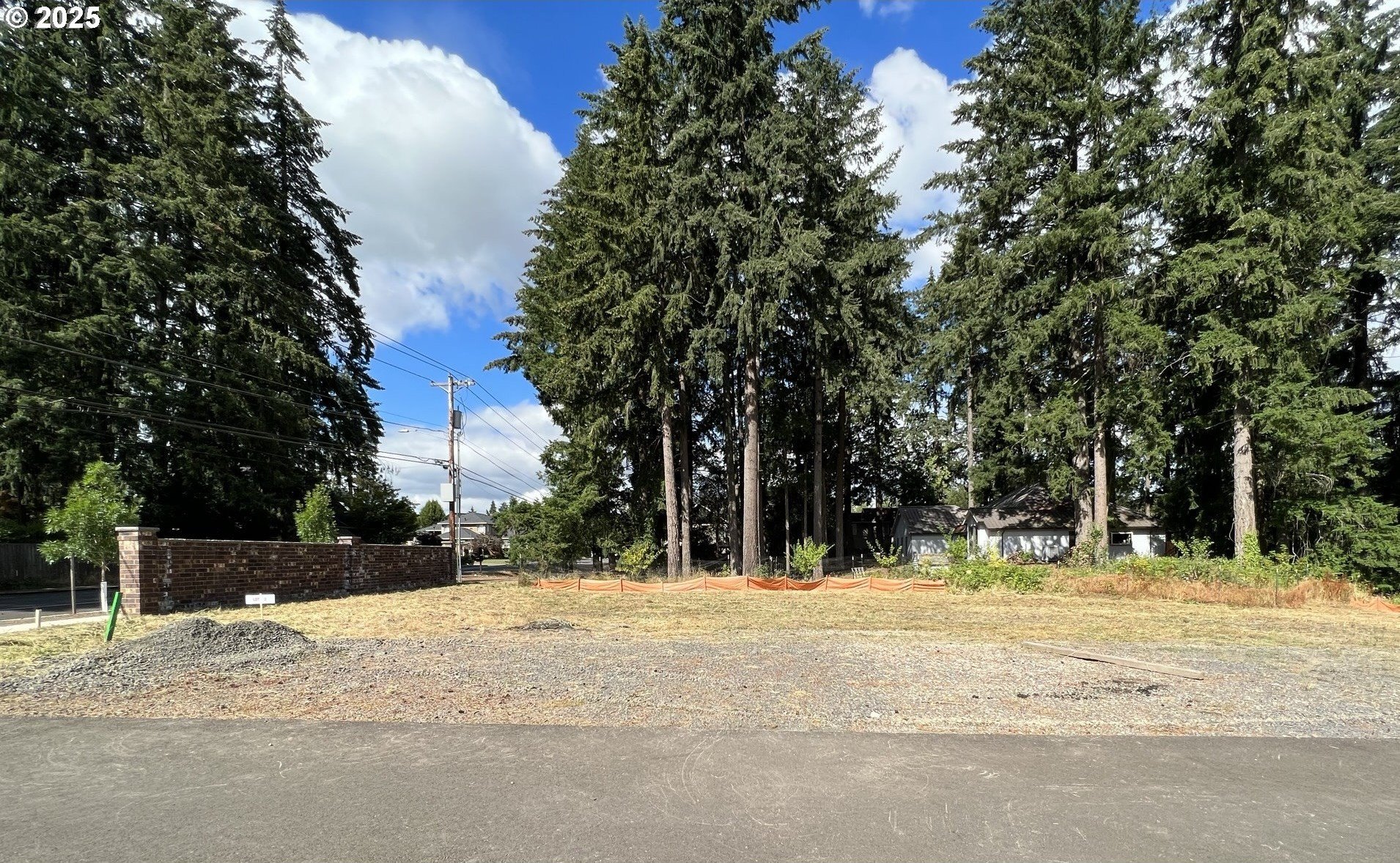 Single Family 5BR 4BA - 10609 SW HAZELBROOK Rd, Tualatin, OR