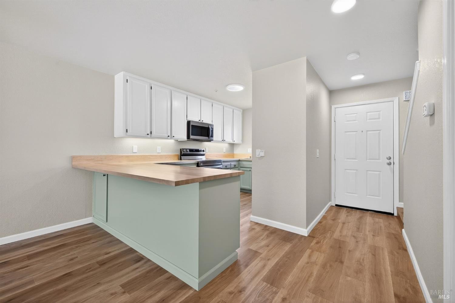 Condo 2BR 2BA - 209 Elbridge Avenue, Cloverdale, CA