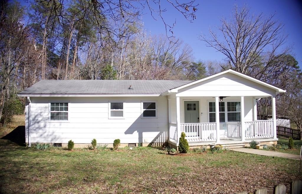 Single Family 3BR 2BA - 331 Blue Arrow Lane, Mineral Bluff, GA