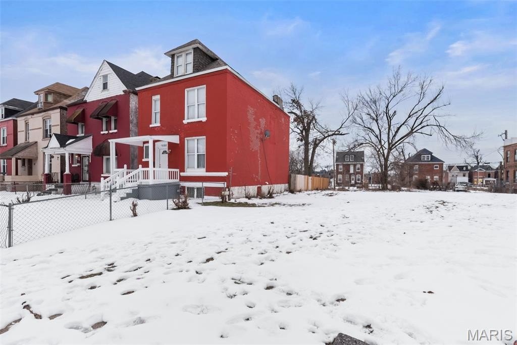 Single Family 5BR 2BA - 5088 Minerva Avenue, St Louis, MO