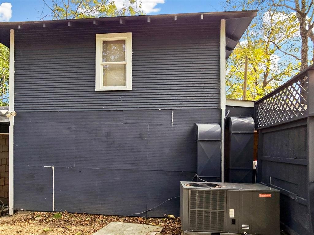 Single Family 3BR 2BA - 502 Griffith Avenue, Terrell, TX