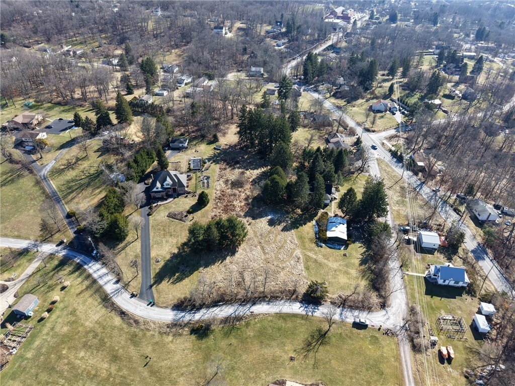 Single Family - 4990 Lakewood Rd, Hampton, PA