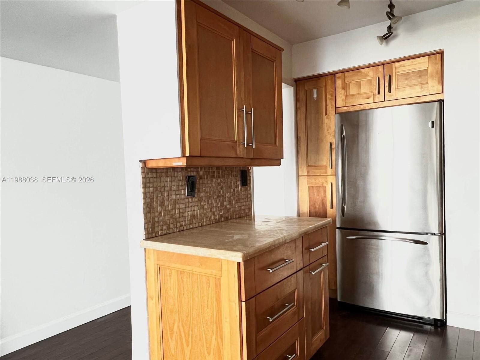 Condo 1BR 1BA - 2841 NE 163rd St, North Miami Beach, FL